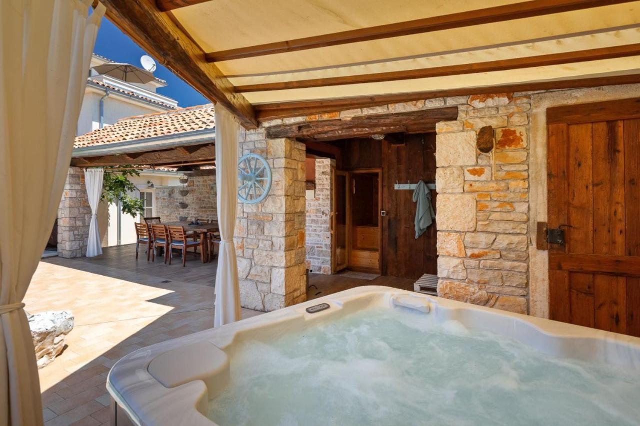 Family Villa Elizabeta With Pool In Umag Cepljani Kültér fotó